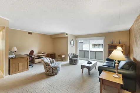 437 Cavalier Court Dundee IL 60118