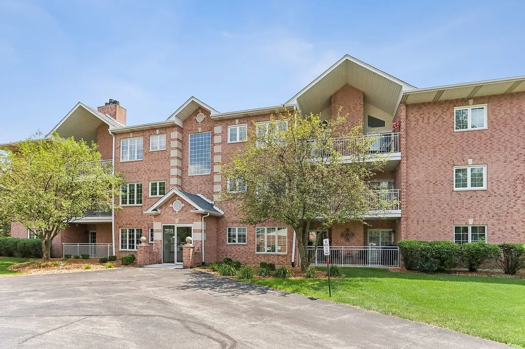 11535 Settlers Pond Way Orland Park IL 60467