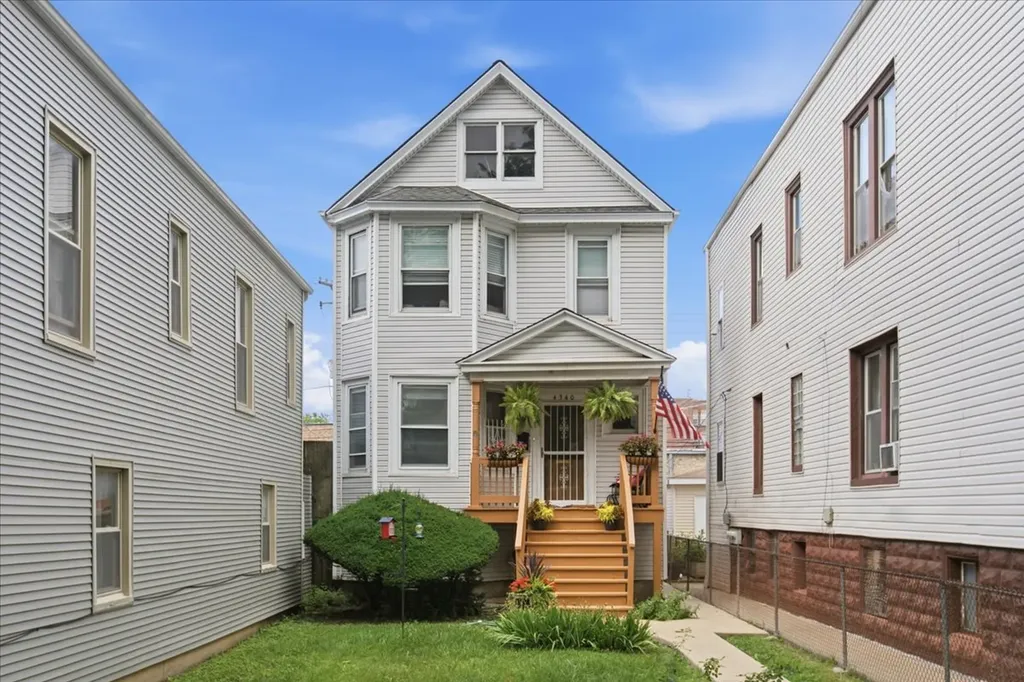 4340 North Drake Avenue N Chicago IL 60618