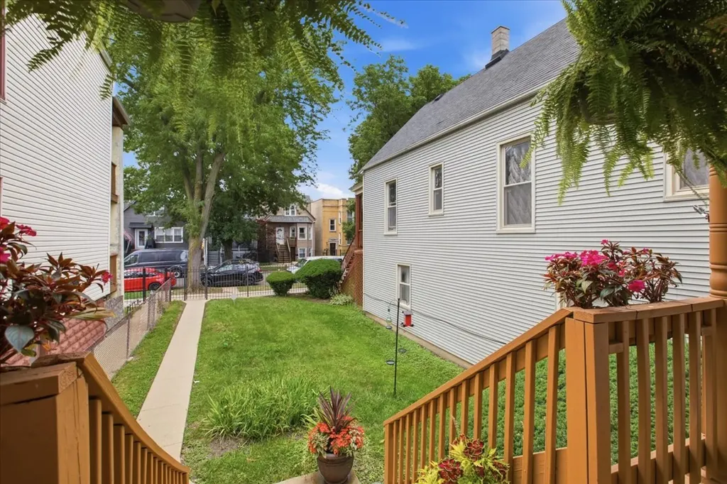 4340 North Drake Avenue N Chicago IL 60618