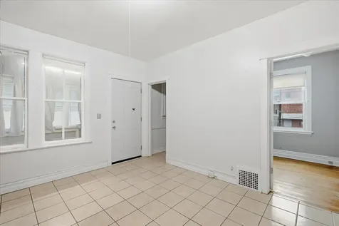 4340 North Drake Avenue N Chicago IL 60618