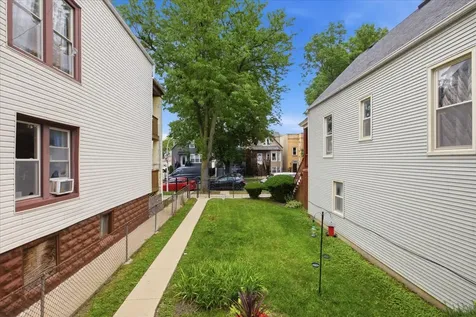 4340 North Drake Avenue N Chicago IL 60618