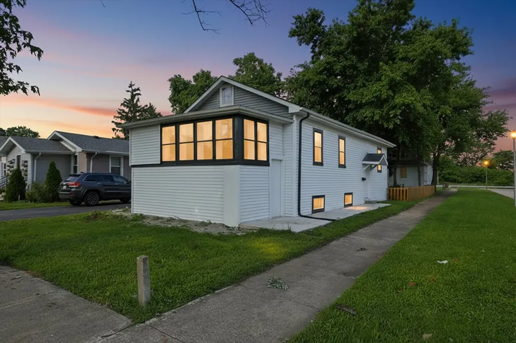 1808 South 22nd Avenue Maywood IL 60153