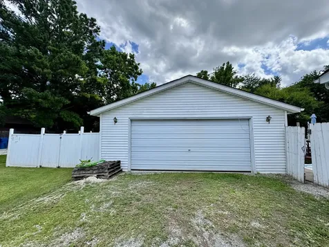 204 West Parrish Avenue Benton IL 62812