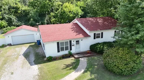 204 West Parrish Avenue Benton IL 62812