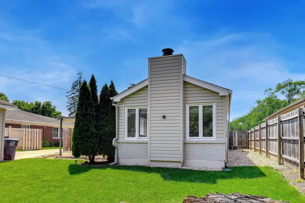 703 Webster Avenue Wheaton IL 60187