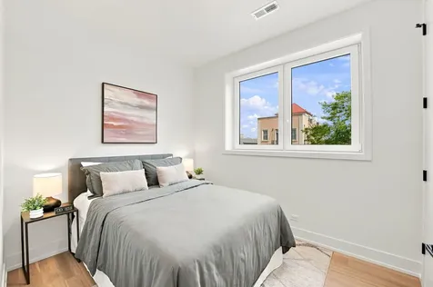 1656 North Bosworth Avenue Chicago IL 60642
