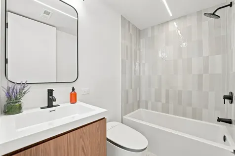 1656 North Bosworth Avenue Chicago IL 60642