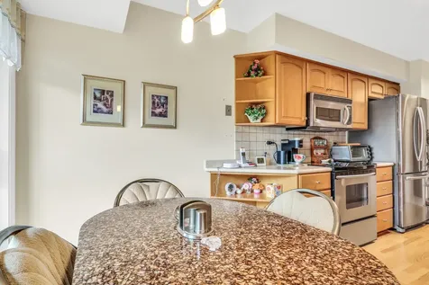250 West Parliament Place Mount Prospect IL 60056