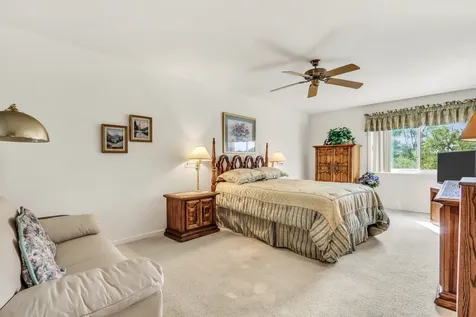 250 West Parliament Place Mount Prospect IL 60056
