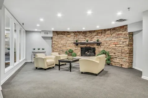 250 West Parliament Place Mount Prospect IL 60056