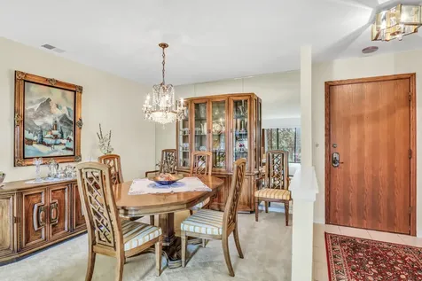 250 West Parliament Place Mount Prospect IL 60056