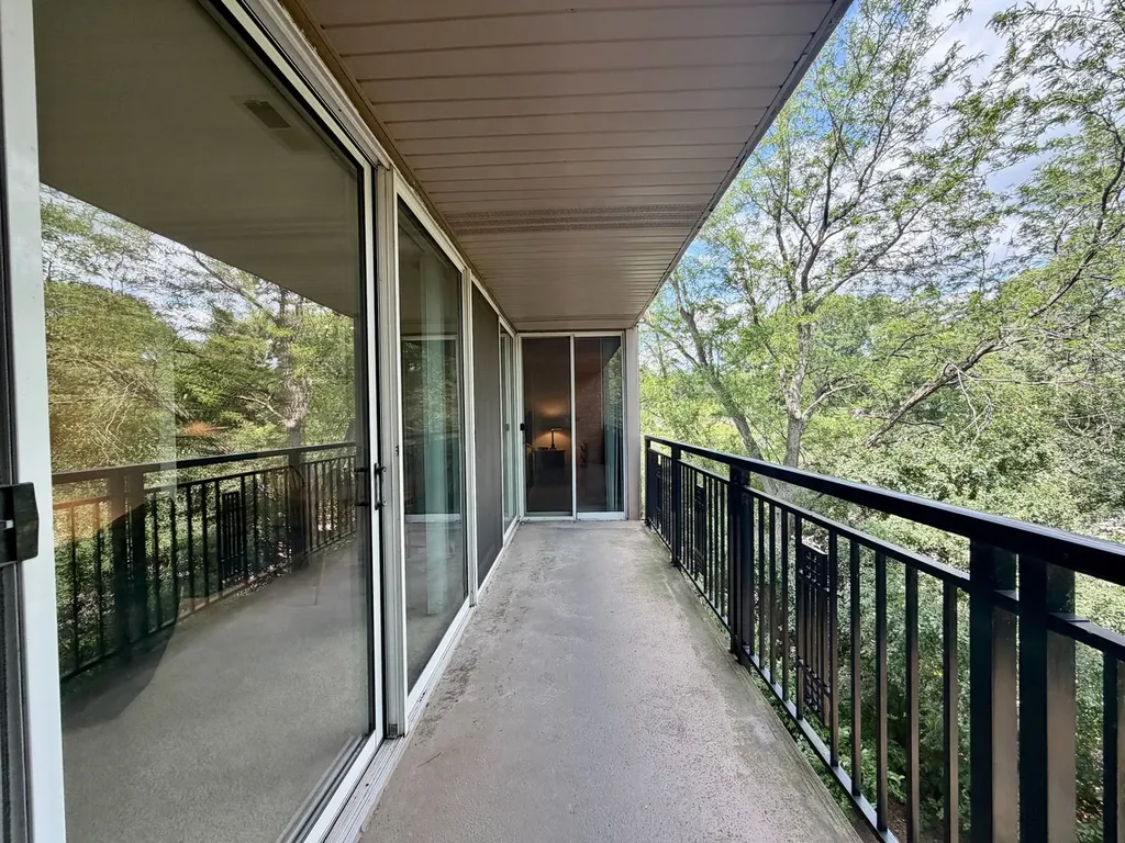 5950 Oakwood Drive Lisle IL 60532