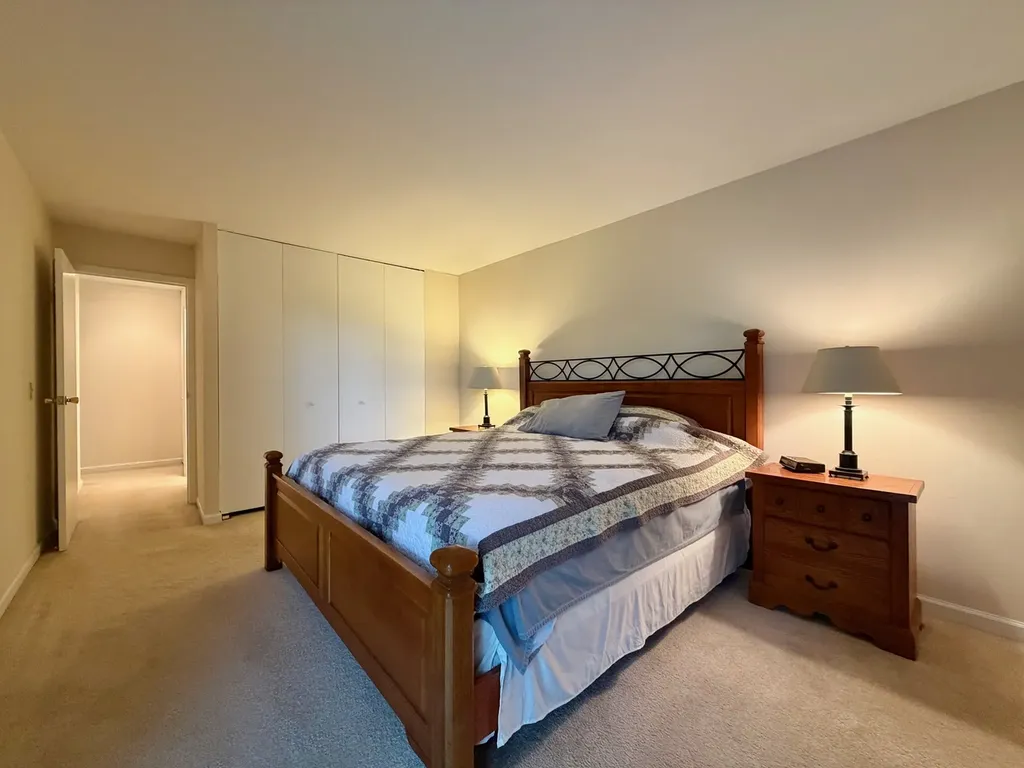 5950 Oakwood Drive Lisle IL 60532