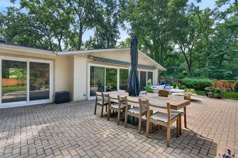 54 Oakwood Lane Lincolnshire IL 60069