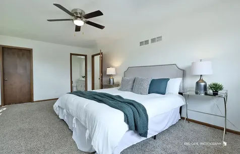 14826 Ridgewood Drive Oak Forest IL 60452