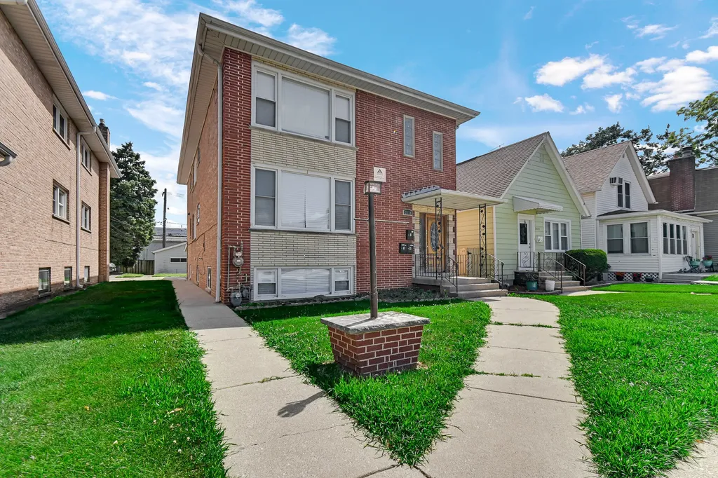2119 South Grove Street Blue Island IL 60406