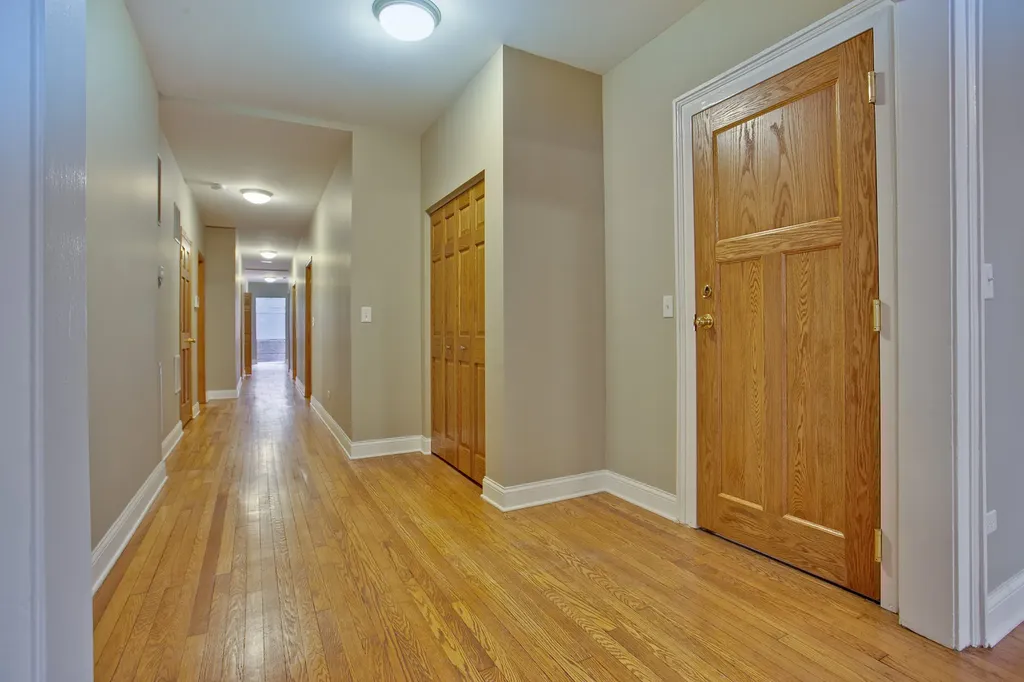 5419 South Hyde Park Boulevard Chicago IL 60615