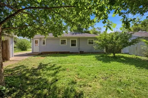 1329 Chippewa Drive Ottawa IL 61350