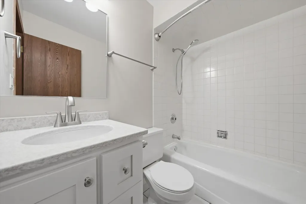 10S221 Suffield Drive Downers Grove IL 60516