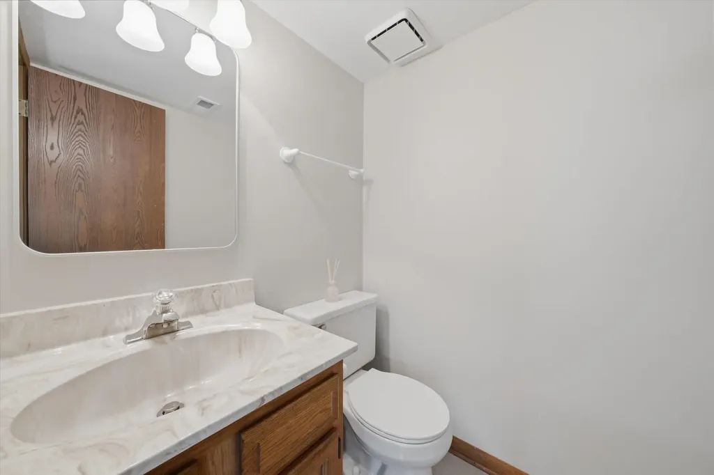 10S221 Suffield Drive Downers Grove IL 60516