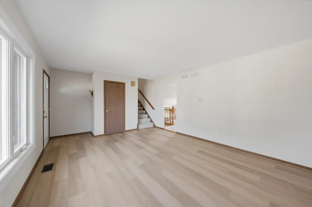 10S221 Suffield Drive Downers Grove IL 60516