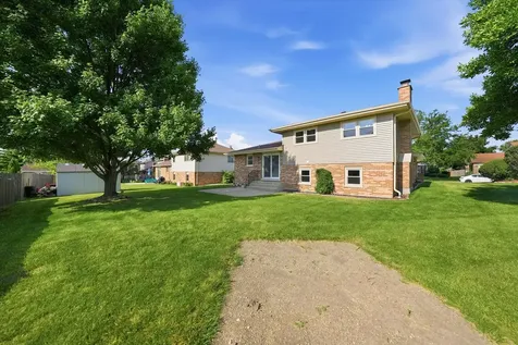 10S221 Suffield Drive Downers Grove IL 60516