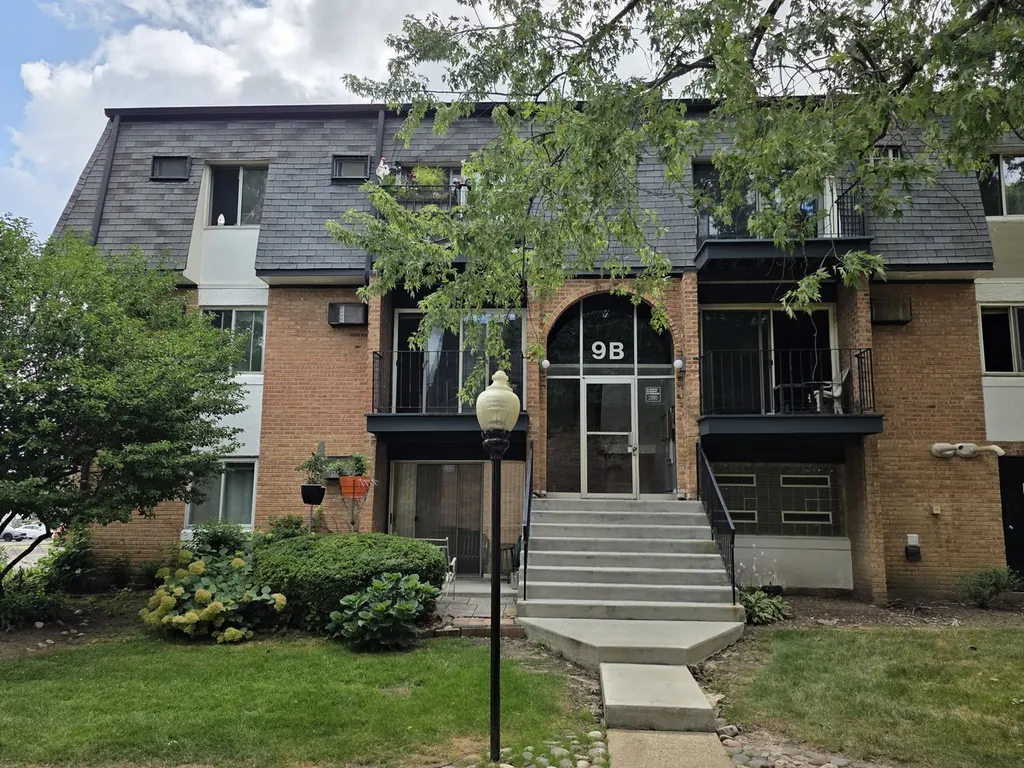 9B East Dundee Quarter Drive Palatine IL 60074