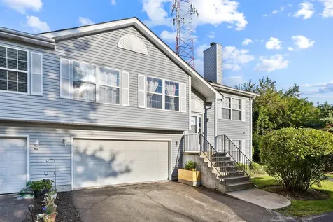 1002 Castleshire Drive Woodstock IL 60098