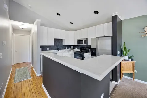 1002 Castleshire Drive Woodstock IL 60098