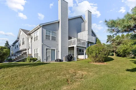 1002 Castleshire Drive Woodstock IL 60098