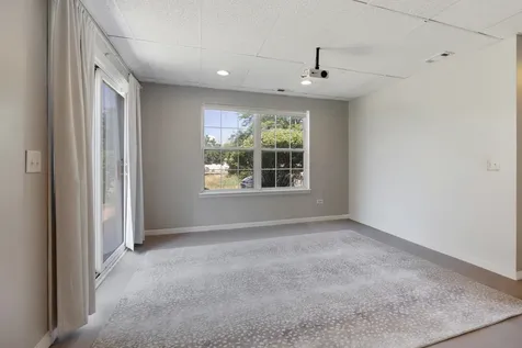 1002 Castleshire Drive Woodstock IL 60098