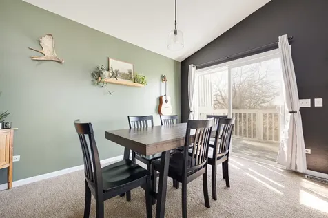 1002 Castleshire Drive Woodstock IL 60098