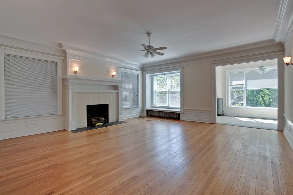 5121 South Kenwood Avenue Chicago IL 60615