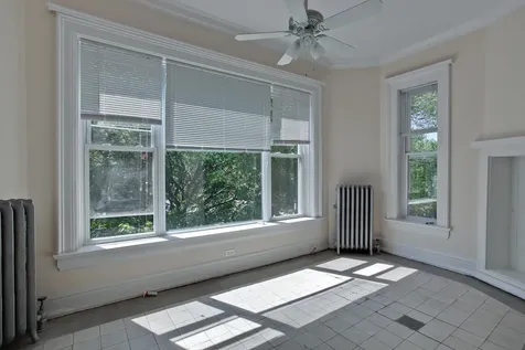 5121 South Kenwood Avenue Chicago IL 60615