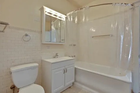 5121 South Kenwood Avenue Chicago IL 60615