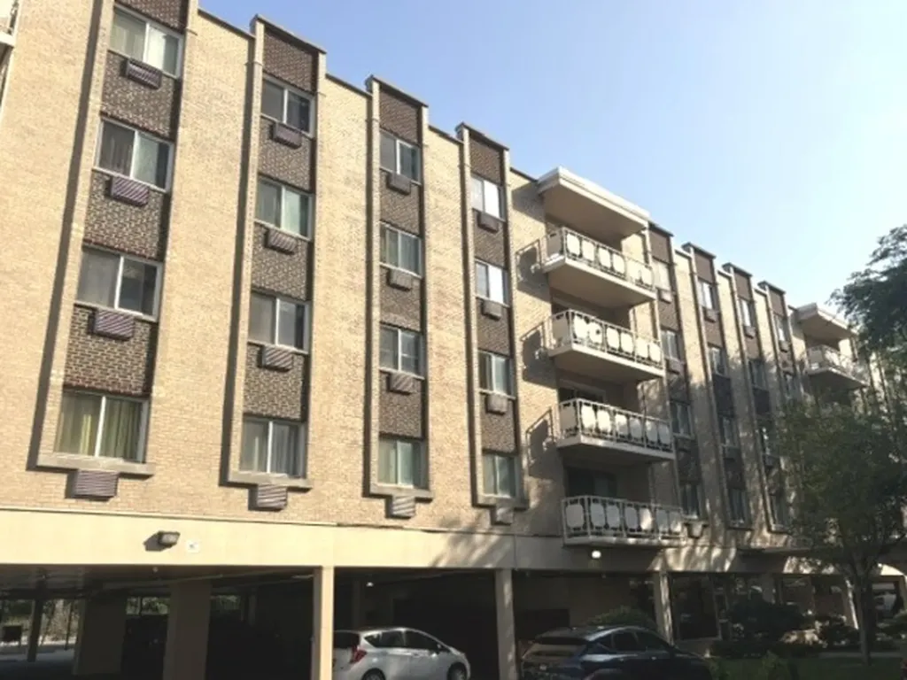 2772 East 75th Street Chicago IL 60649