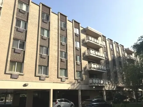 2772 East 75th Street Chicago IL 60649