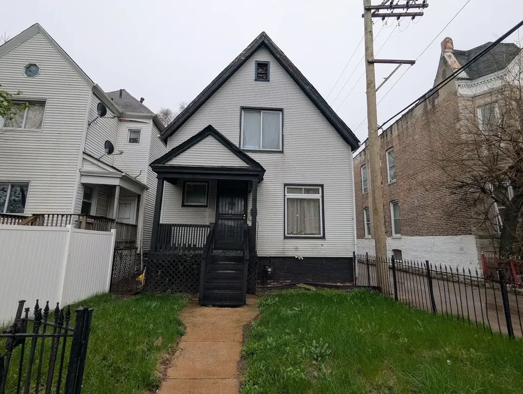 143 West 71st Street Chicago IL 60621