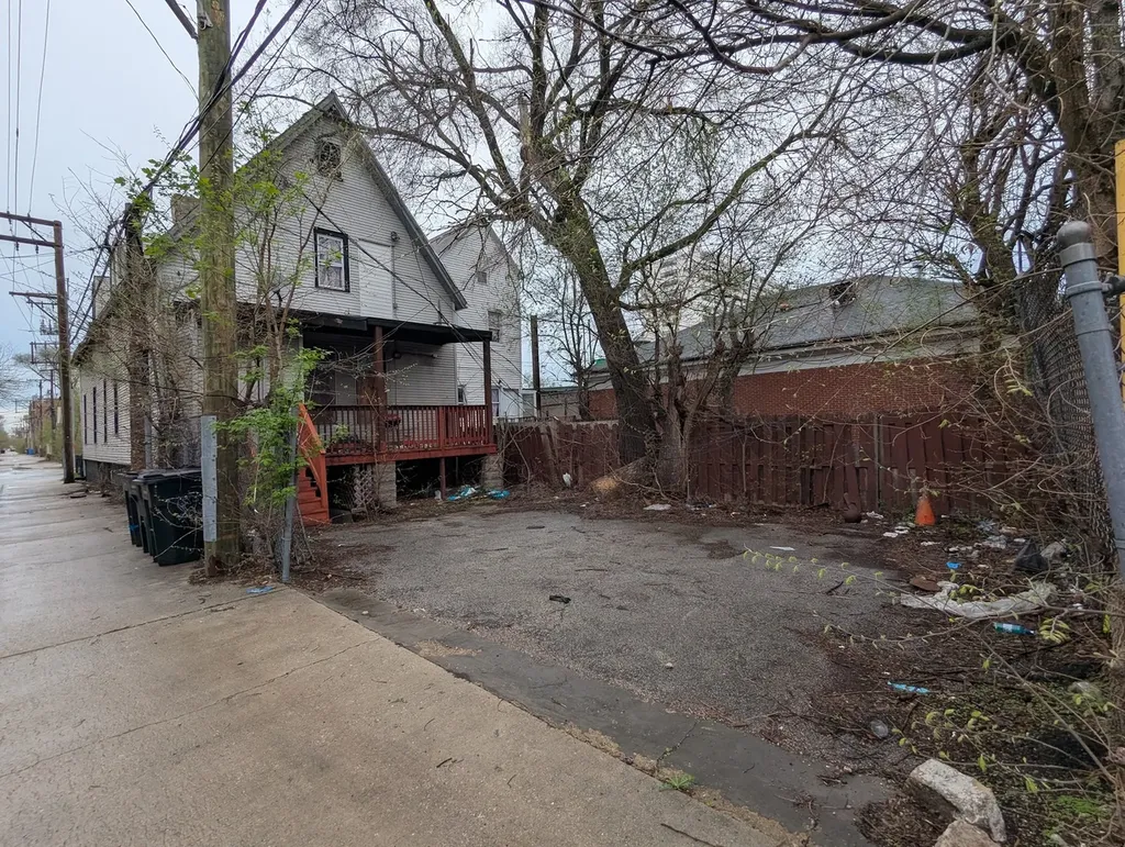 143 West 71st Street Chicago IL 60621