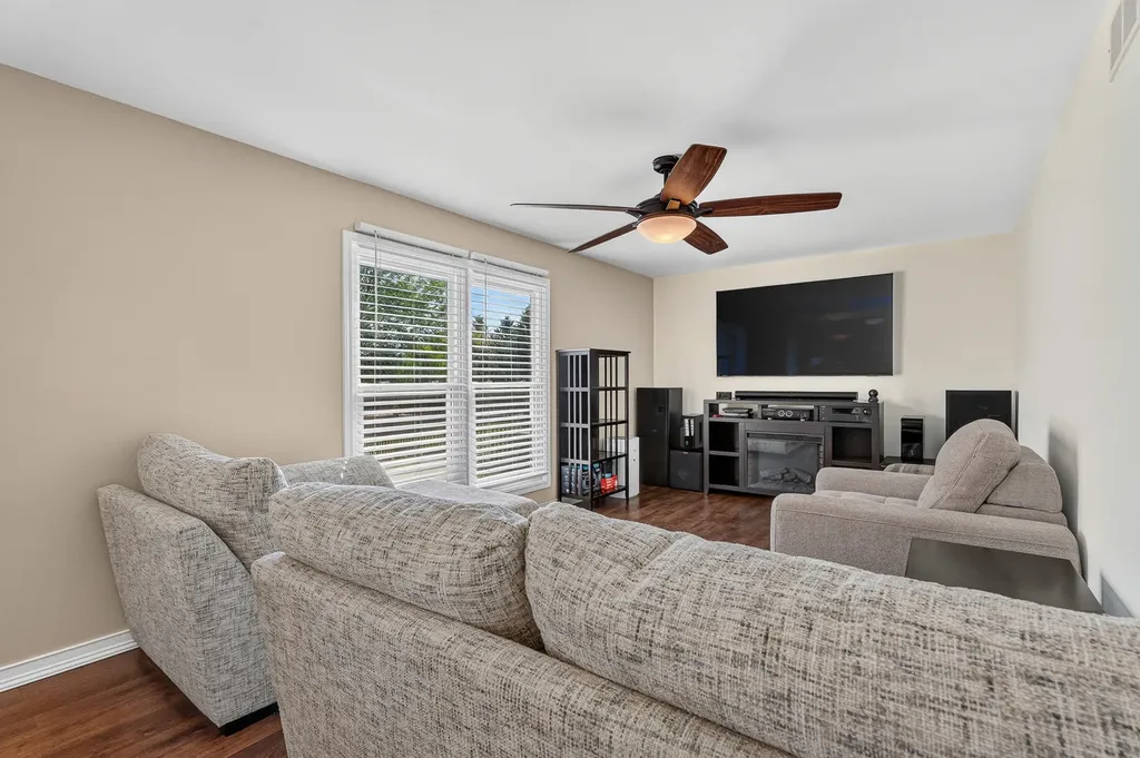 2008 Olde Mill Road Plainfield IL 60586