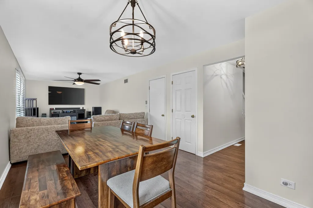 2008 Olde Mill Road Plainfield IL 60586