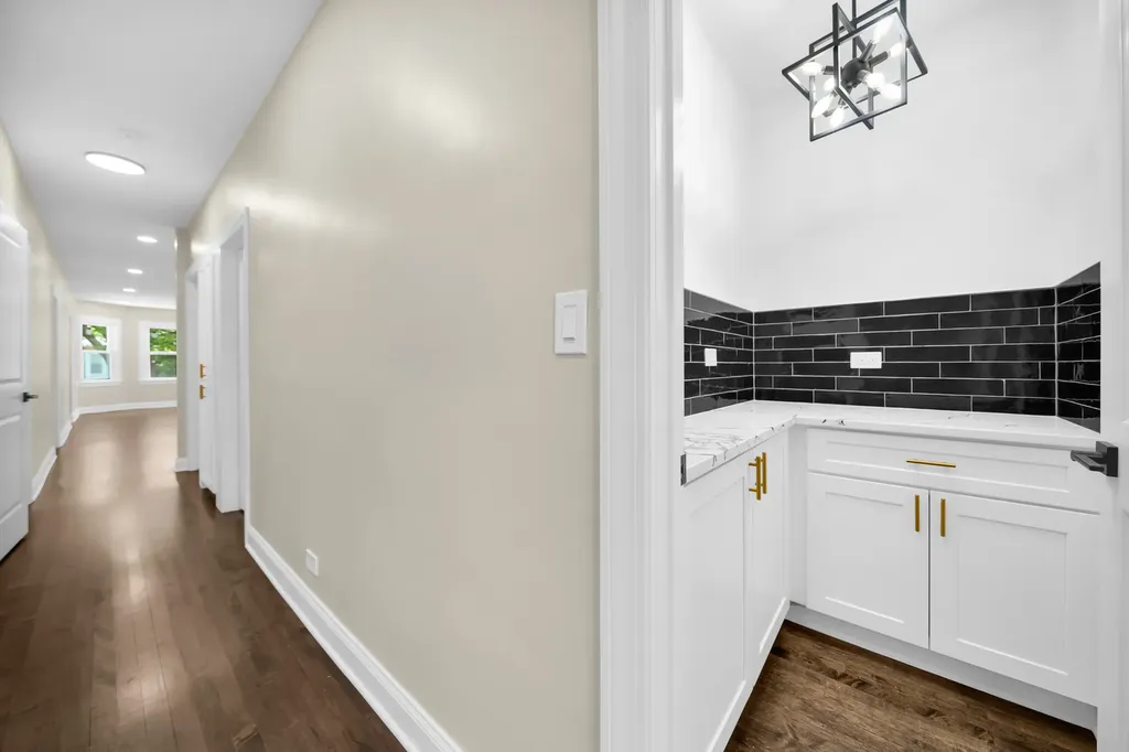 3052 North Major Avenue Chicago IL 60634