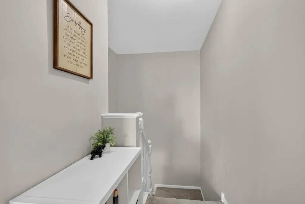176 Birmingham Court Roselle IL 60172