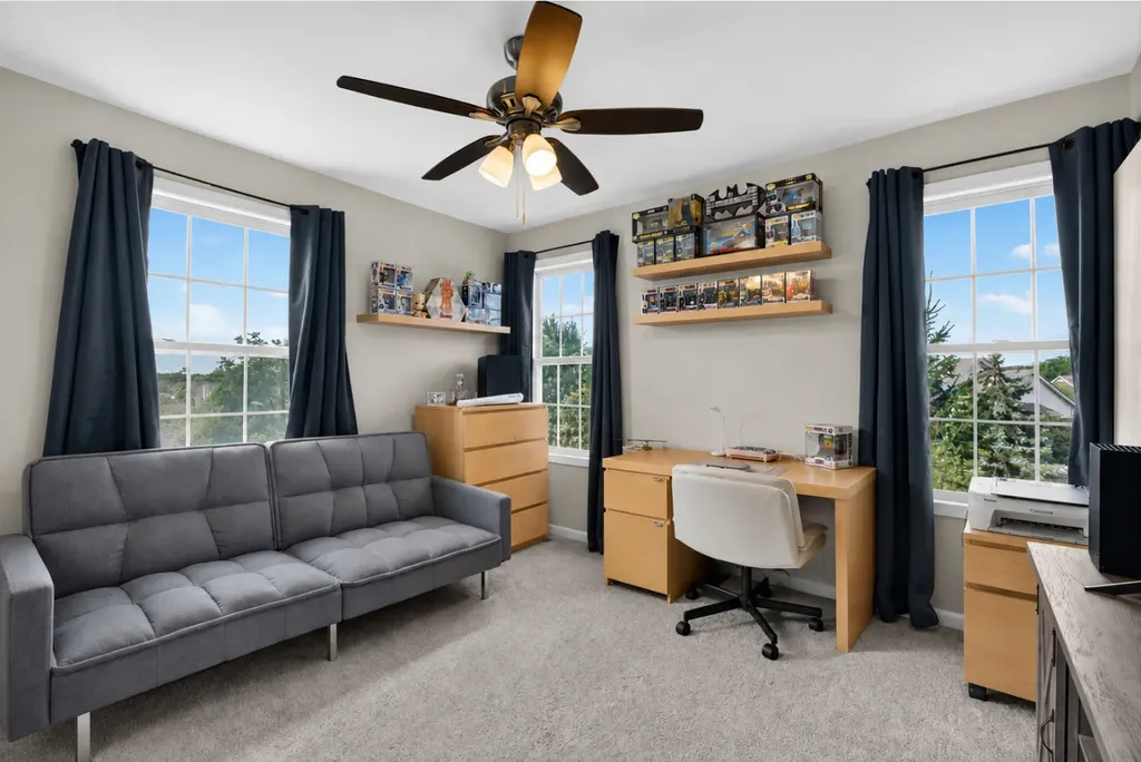 176 Birmingham Court Roselle IL 60172