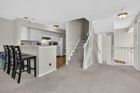 176 Birmingham Court Roselle IL 60172