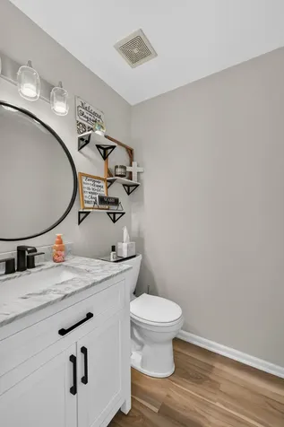 176 Birmingham Court Roselle IL 60172
