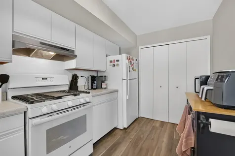 176 Birmingham Court Roselle IL 60172