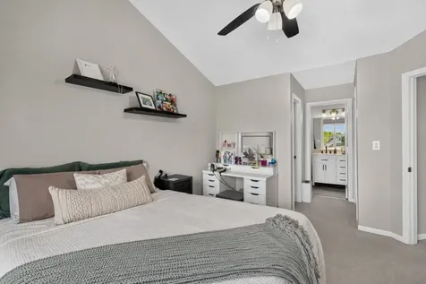 176 Birmingham Court Roselle IL 60172