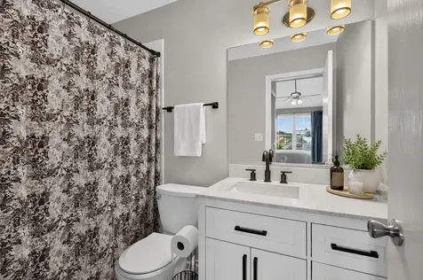 176 Birmingham Court Roselle IL 60172